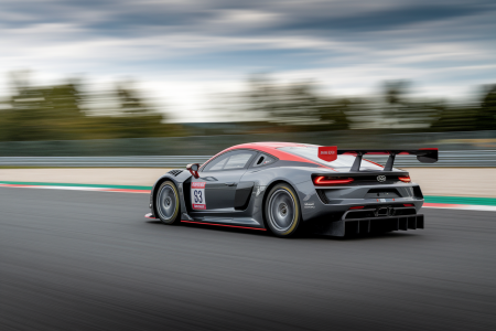 voiture-course-aerodynamique-piste